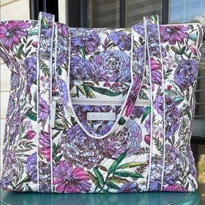 Vera Bradley Large Vera Tote in Lavender Meadow